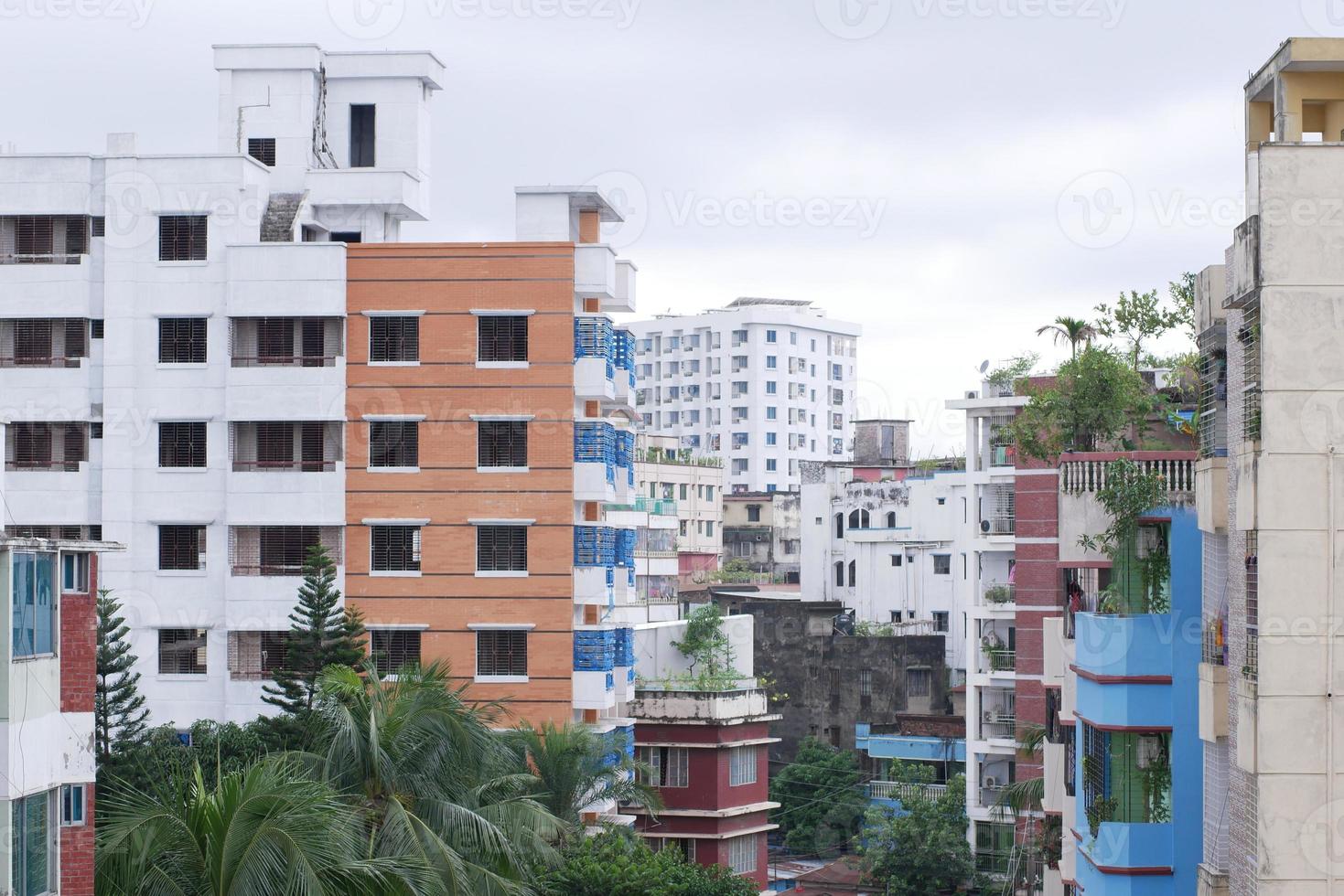 oude woongebouwen in de stad dhaka in bangladesh, foto