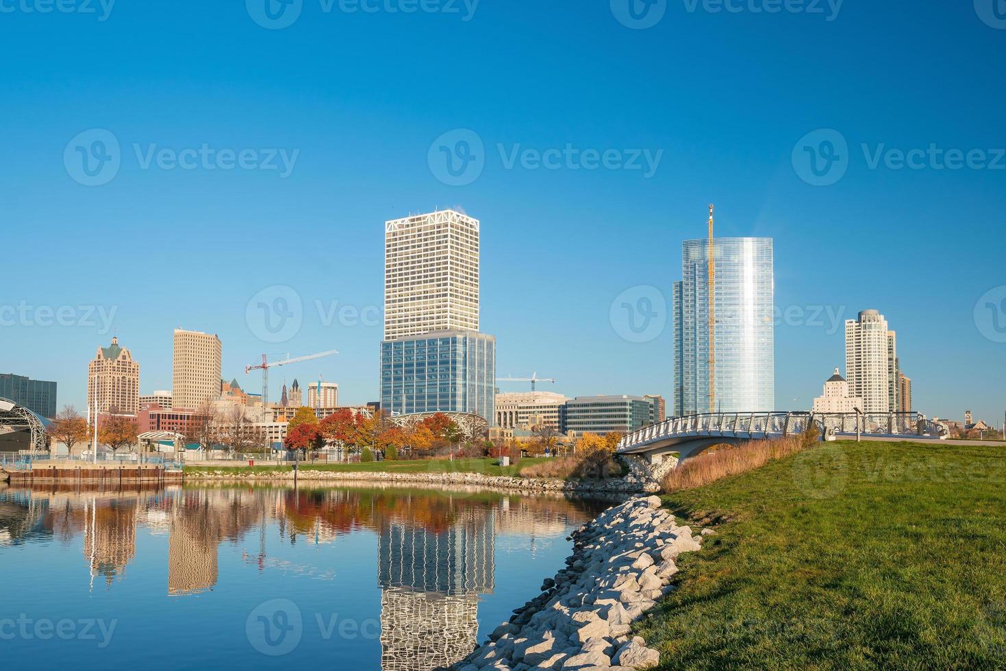 de skyline van Milwaukee in de V.S foto