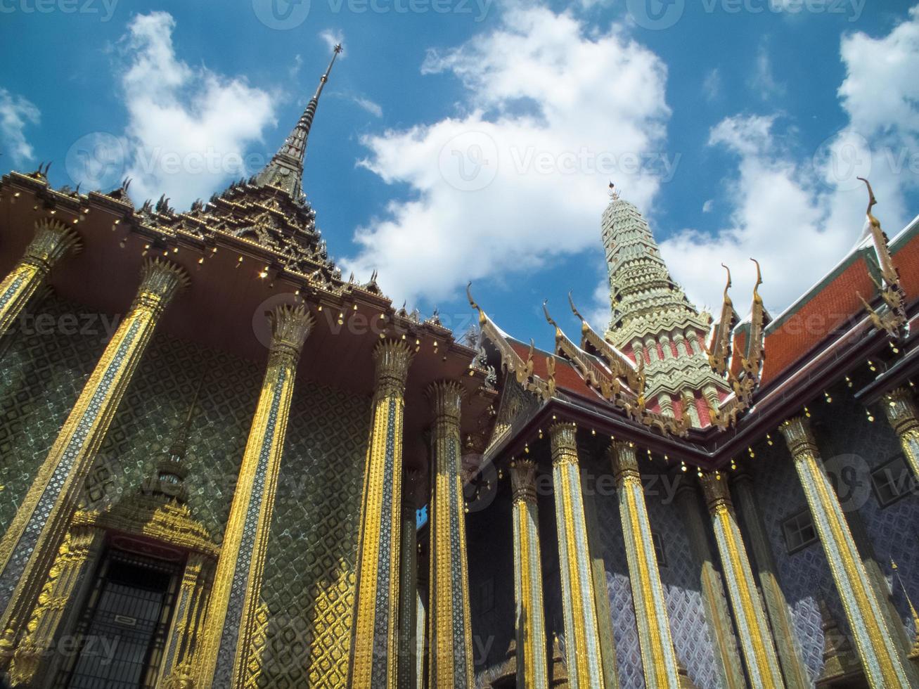 wat phra kaew tempel van de smaragdgroene boeddhabangkok thailand. foto