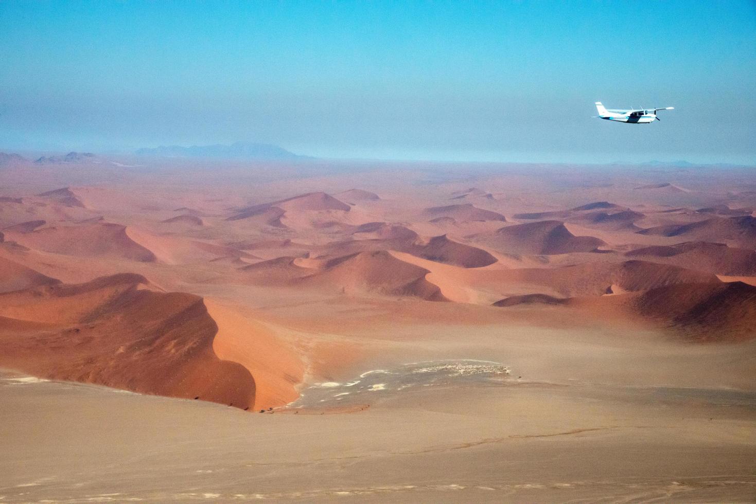 prachtige luchtfoto van namib-woestijn vanuit een klein vliegtuig. Namibië foto