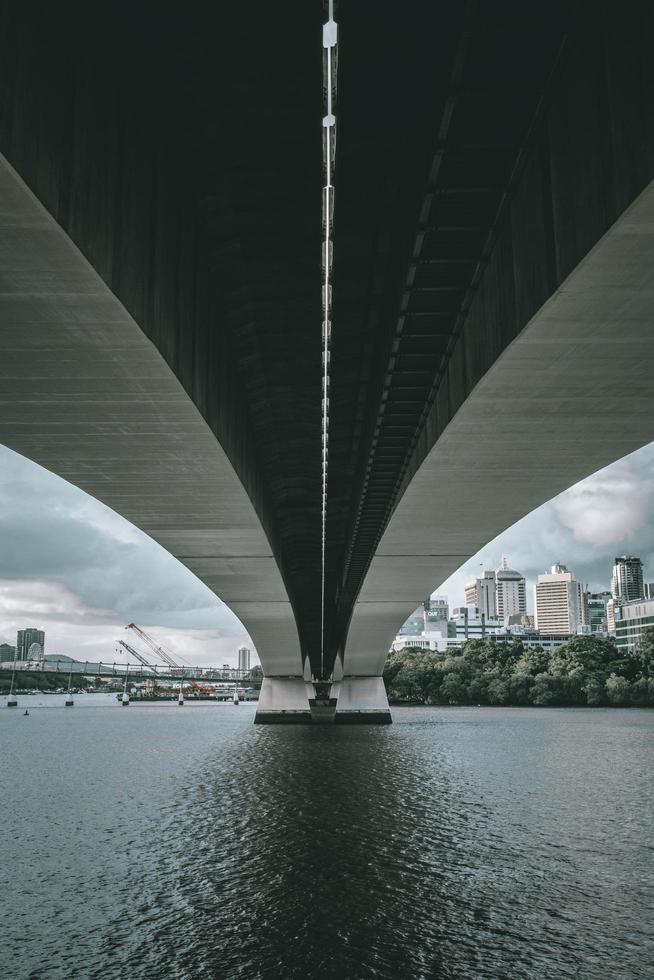 onder de brug foto