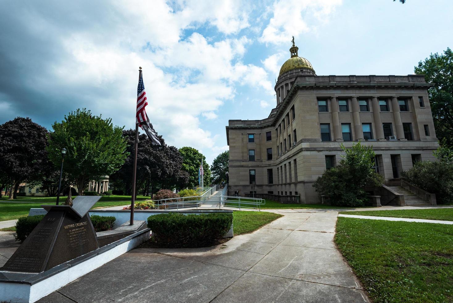 cortland, ny courthouse park foto