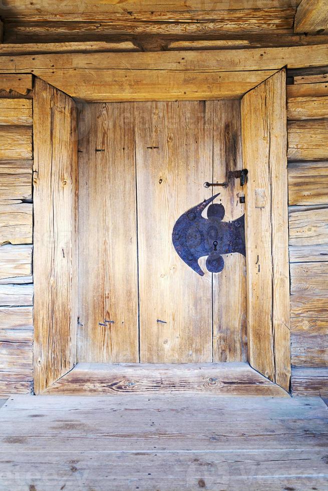 oude houten voordeur. foto