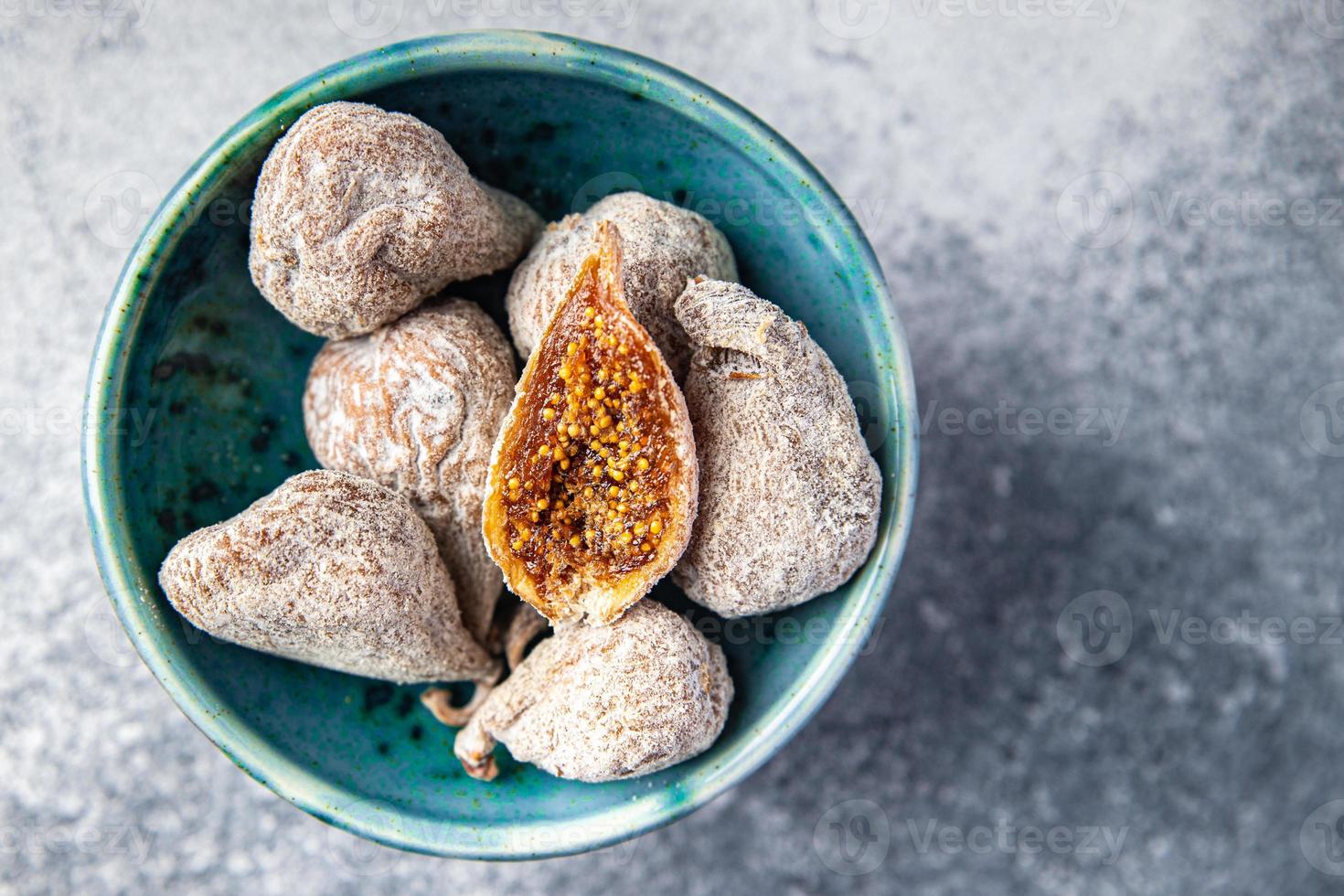 vijgen gedroogd fruit vijgen gezonde maaltijd eten snack op tafel foto