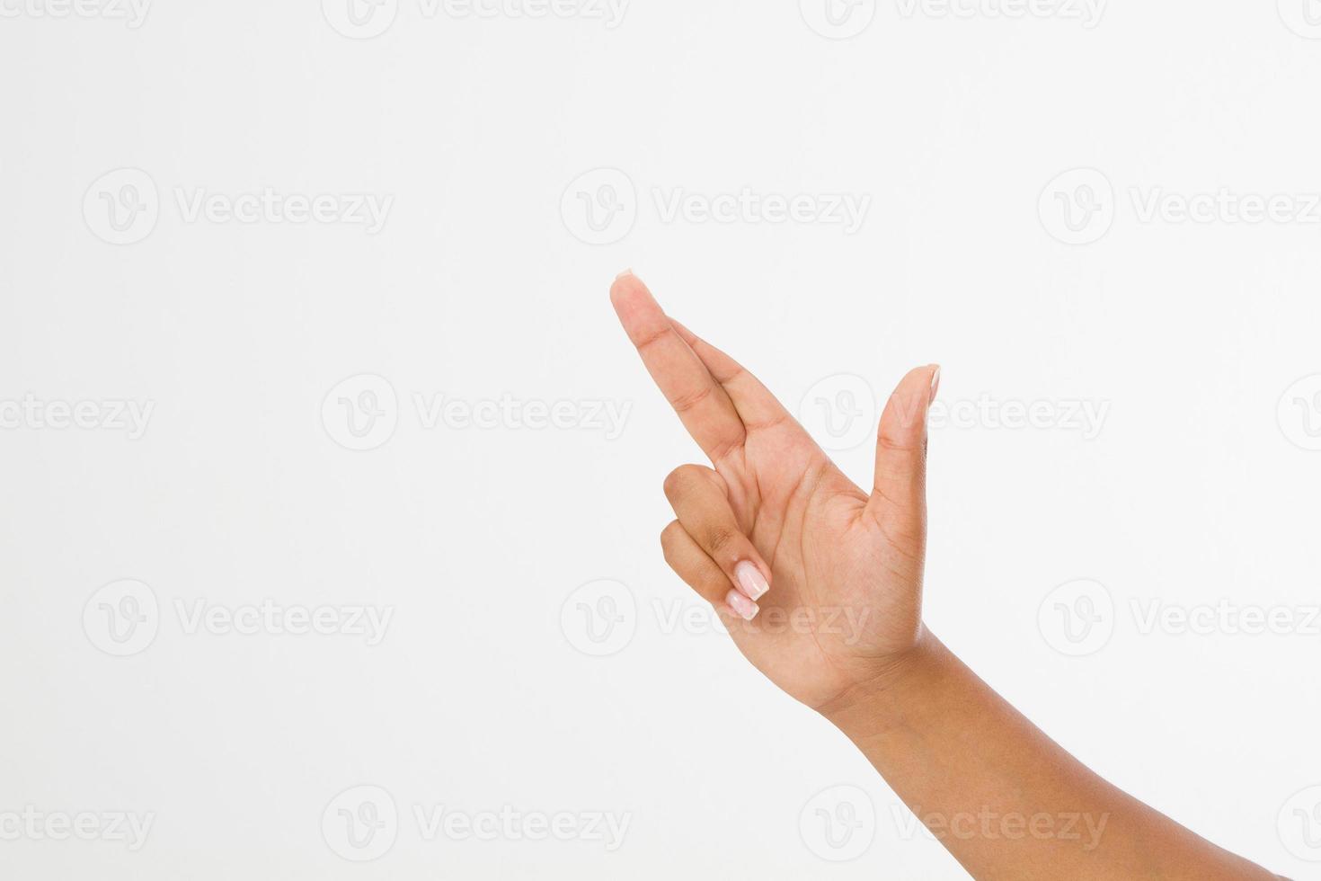 hand symbool. vinger gekruist hand teken, geluk symbool geïsoleerd op wit. Afro-Amerikaanse hand. spotten. ruimte kopiëren. sjabloon. blanco. foto