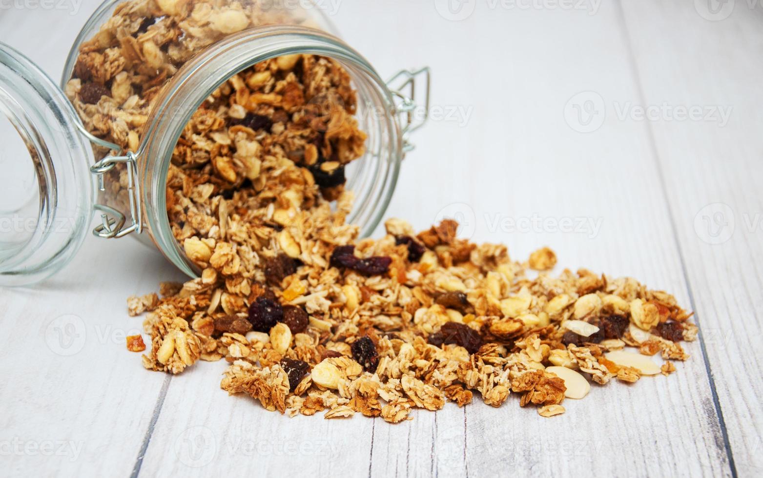 zelfgemaakte granola in pot foto