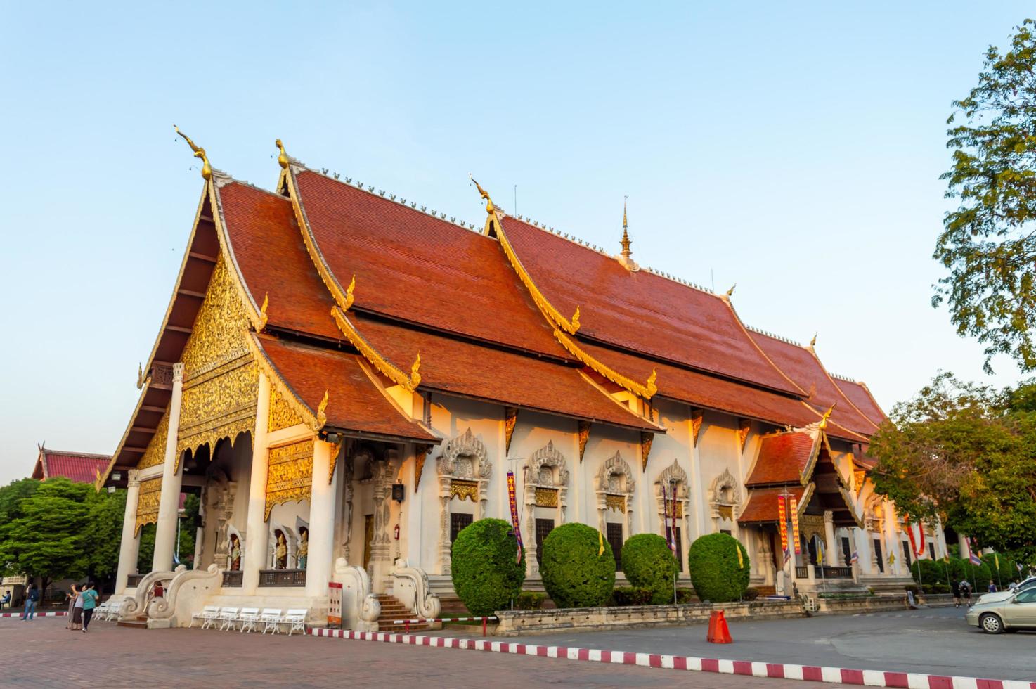 chiang mai thailand10 januari 2020wat chedi luang-tempel gebouwd tijdens het bewind van phaya saen mueang koning rama vii van de mangrai-dynastie. zal naar verwachting worden gebouwd in de jaren 1928 1945. foto