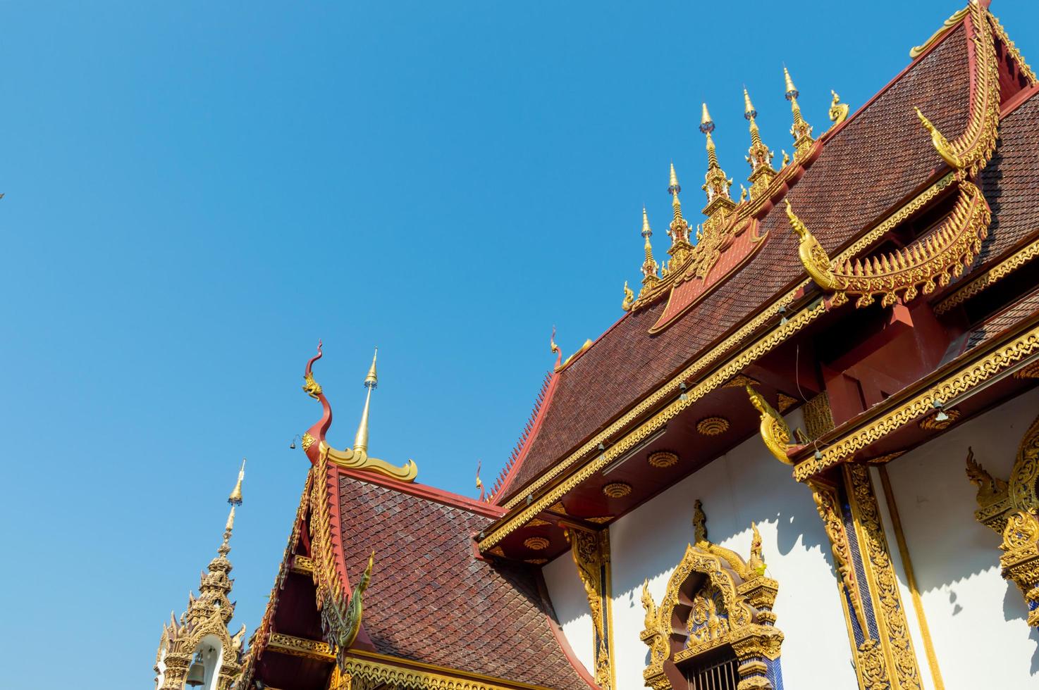 chiang mai thailand10 januari 2020wat saen mueang ma luang.wat saen mueang ma luang is een tempel in phaya mueang kaew de koning van mangrai nr. 11 werd opgericht als een koninklijke liefdadigheidsinstelling voor phaya saen muang. foto