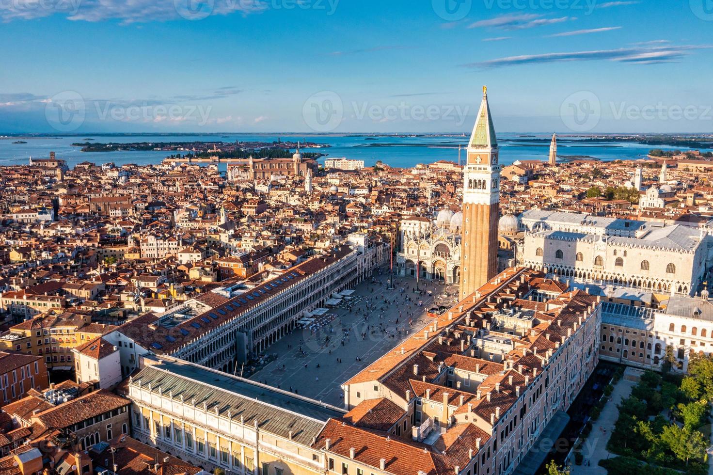 luchtfoto van het iconische San Marcoplein foto