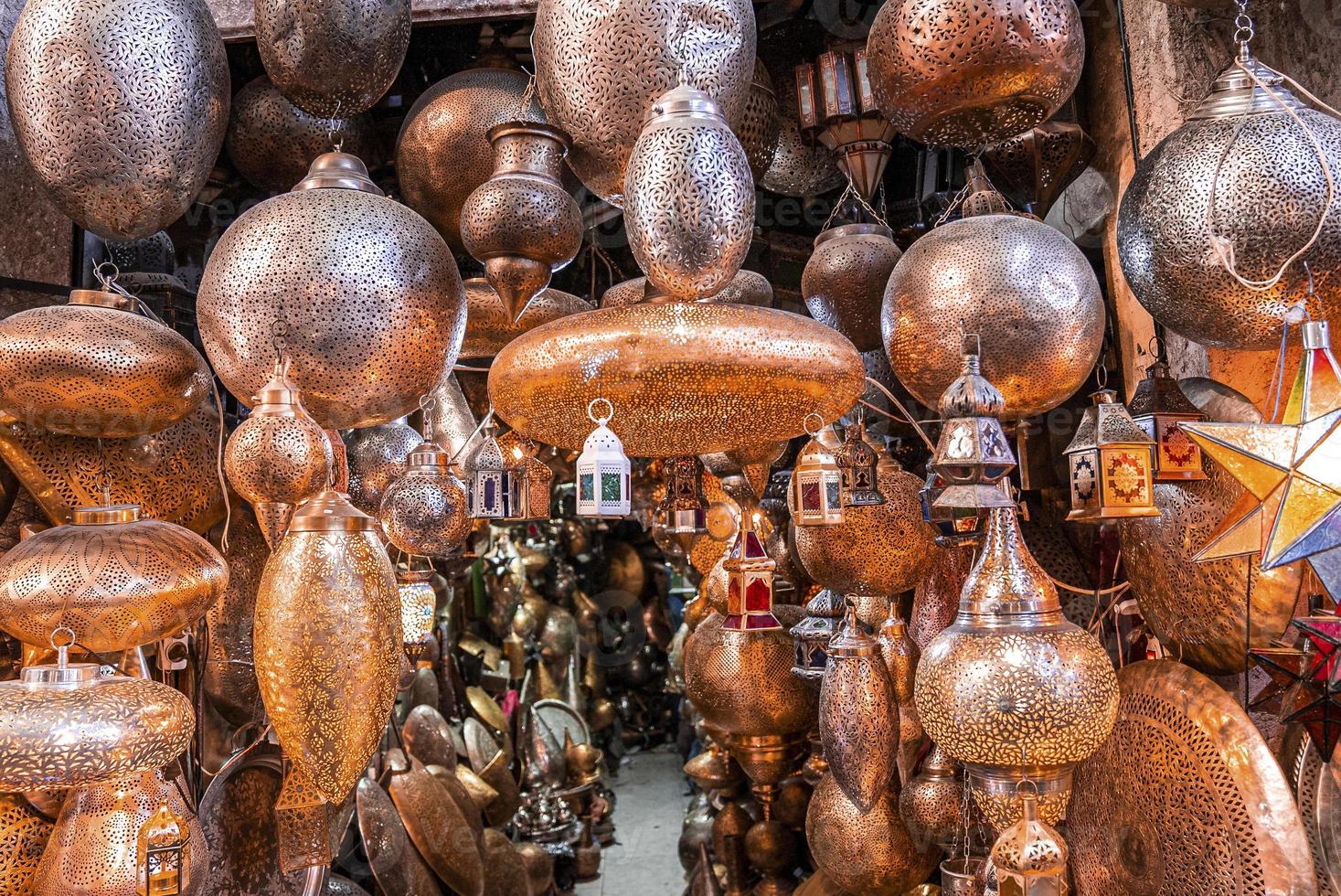 Marokkaanse stijl koperen souvenirlampen in verschillende ontwerpen te koop foto