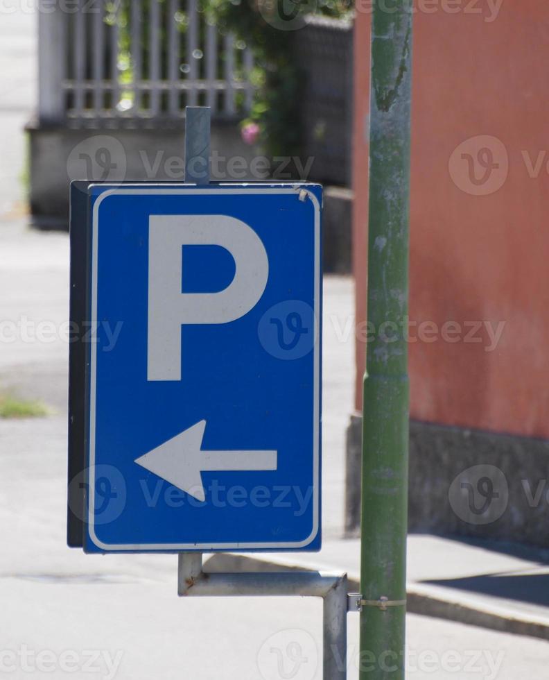 blauw parkeerbord foto