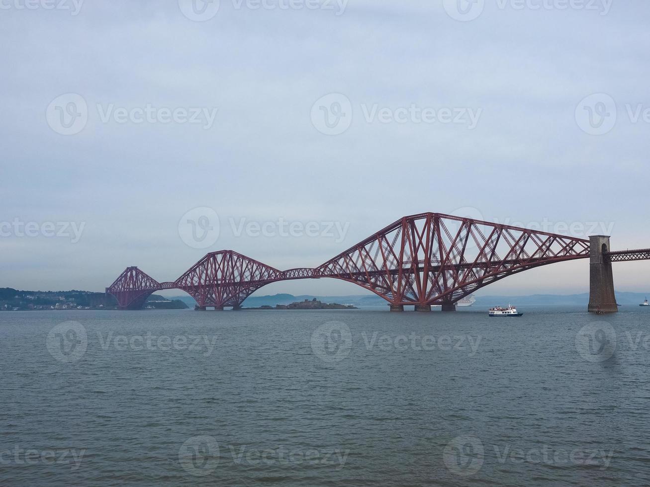 voorwaartse brug over Firth of Forth in Edinburgh foto