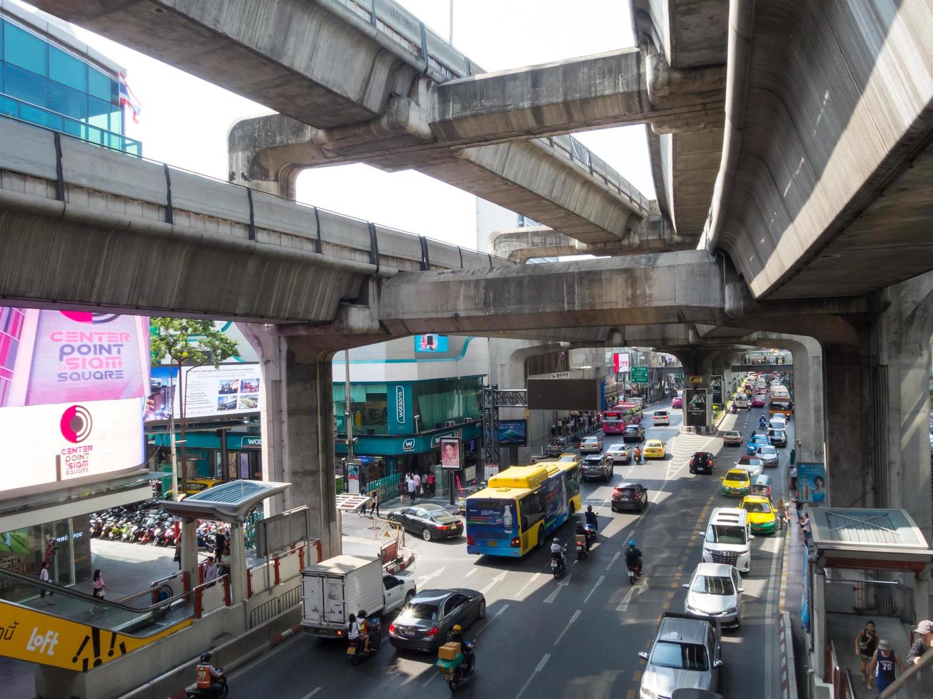 Pathumwan kruispunt bangkok thailand23 november 2018het is een kruispunt in Wangmai en Pathumwan. de kruising van rama 1 road en phayathai road.on bangkok thailand23 november 2018. foto