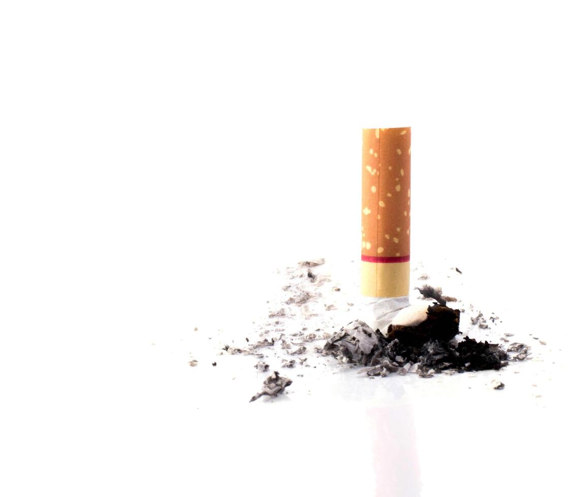 sigarettenpeuk geïsoleerd foto