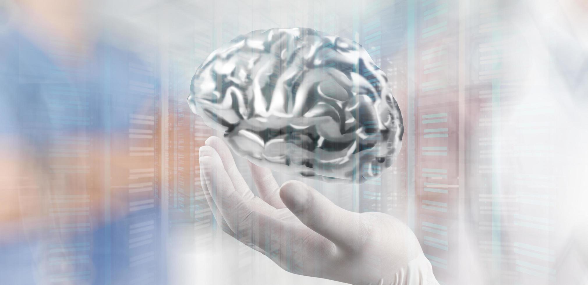 dokter neuroloog hand toont metalen hersenen met computerinterface als concept foto