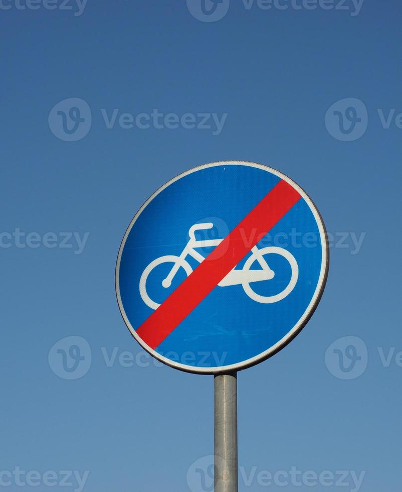 Eindbord fietspad foto