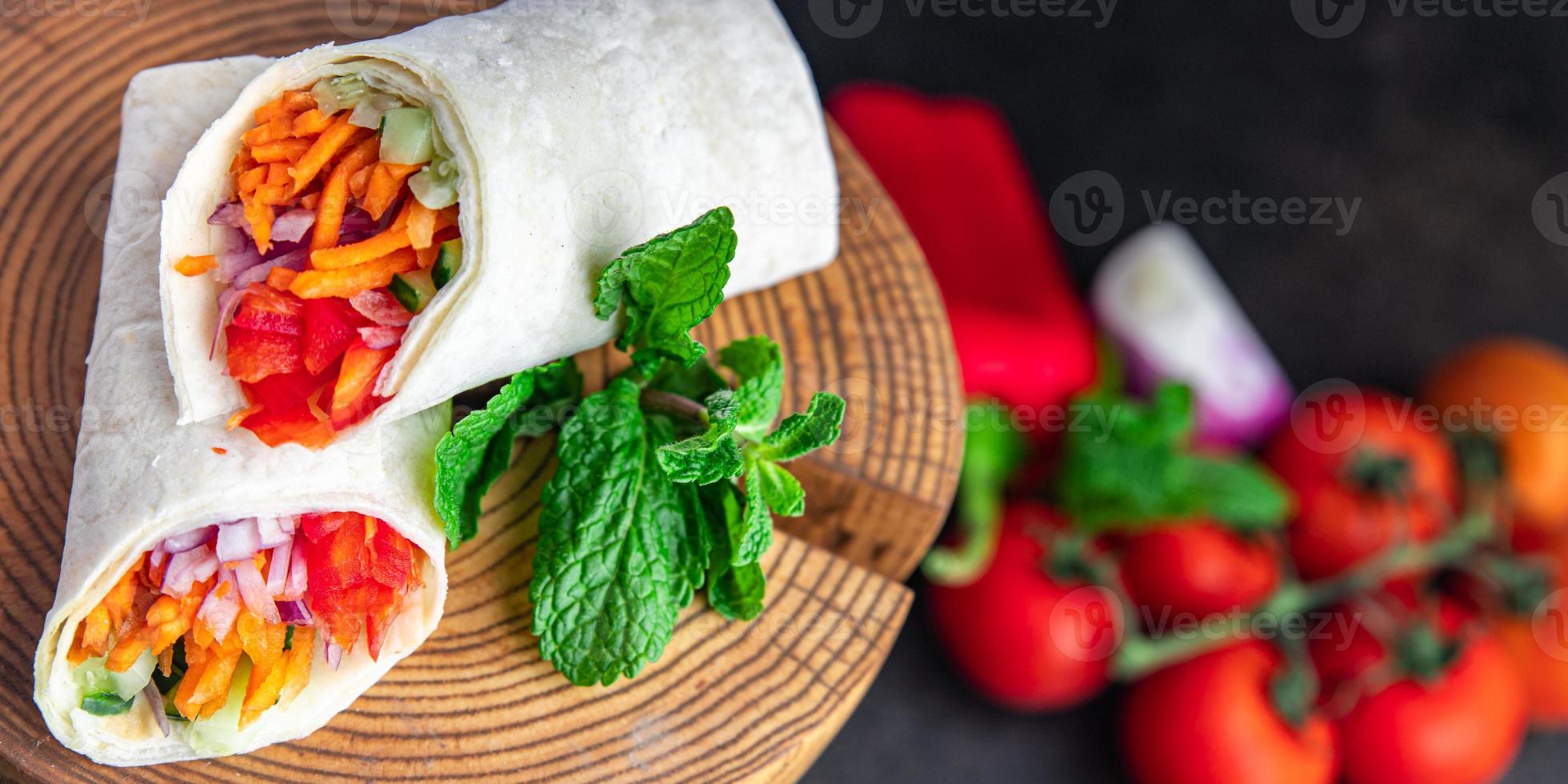 shoarma groente doner kebab burrito vulling burrito veggie pita vegetarisch brood foto