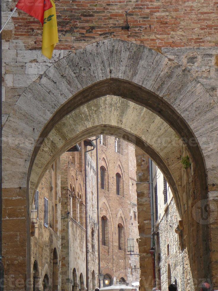 uitzicht op de stad san gimignano foto