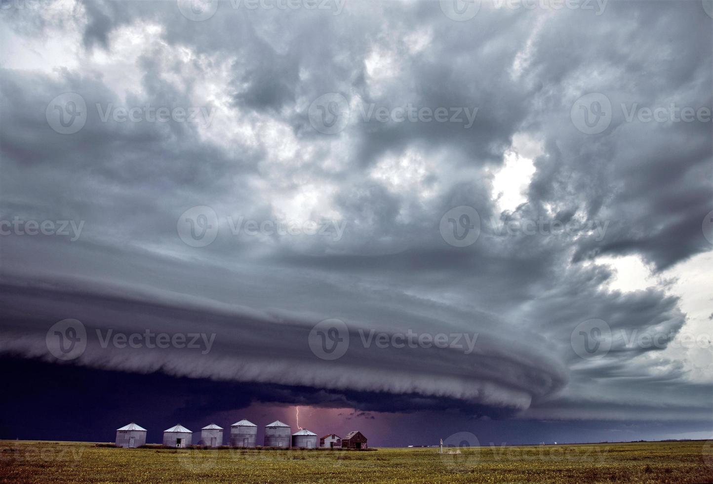 storm wolken saskatchewan foto