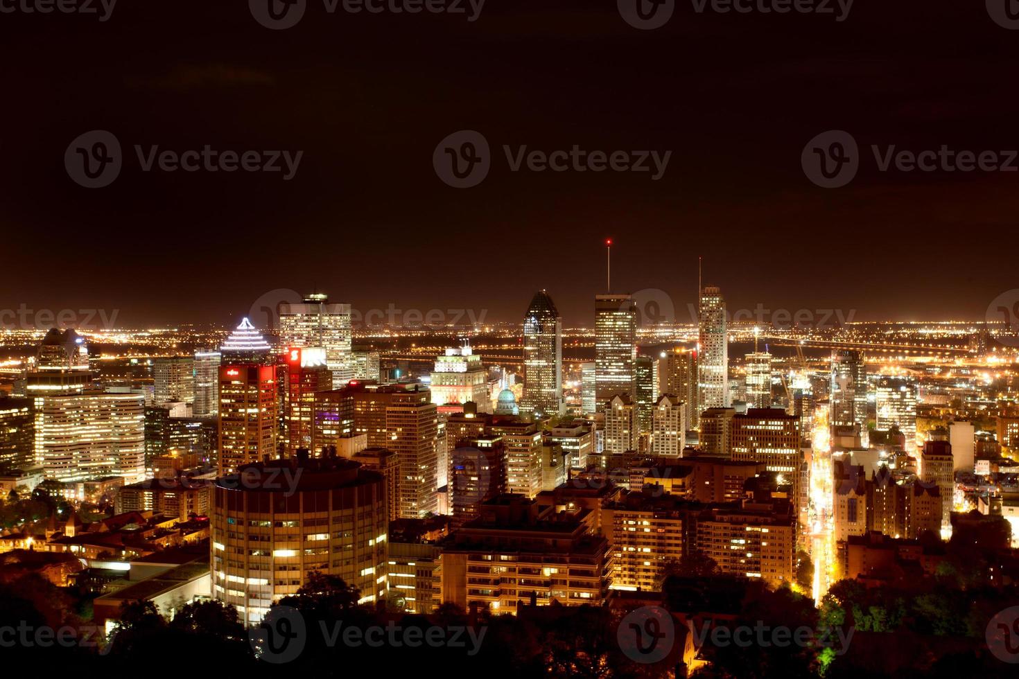 panoramische foto montreal stad nacht foto