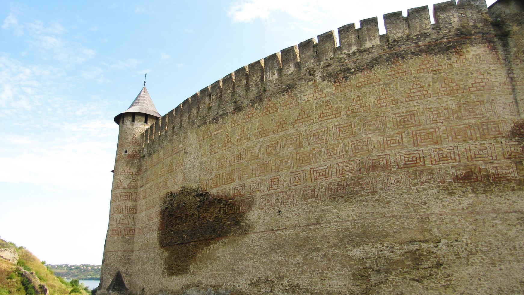 uitzicht op het fort van khotyn. khotyn. Oekraïne. 06.08.2019 foto