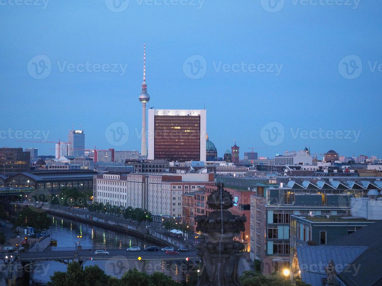 luchtfoto van Berlijn bij nacht foto
