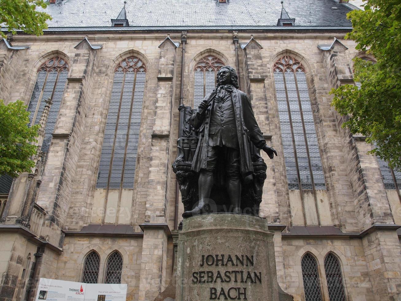 neues bach denkmal foto