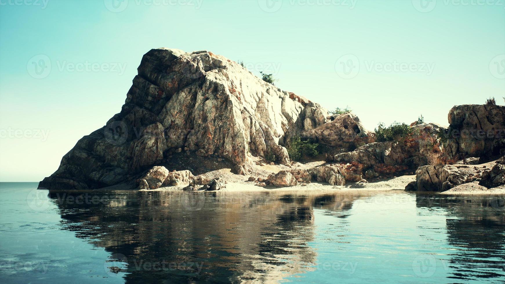 rotsformatie aan de costa brava foto