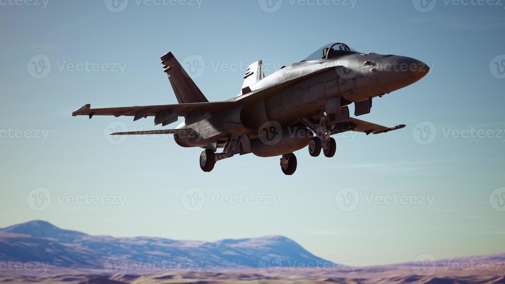 Amerikaans militair vliegtuig boven de woestijn foto