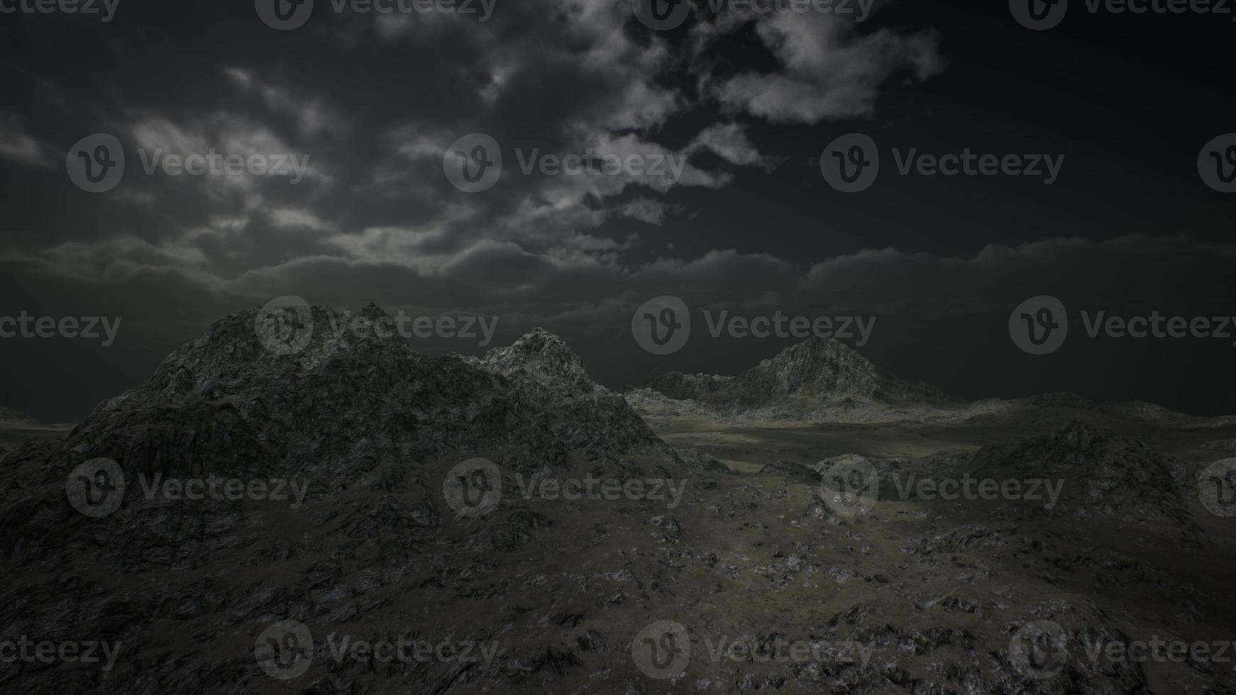 enorme donkere wolken boven de schotse hooglanden foto