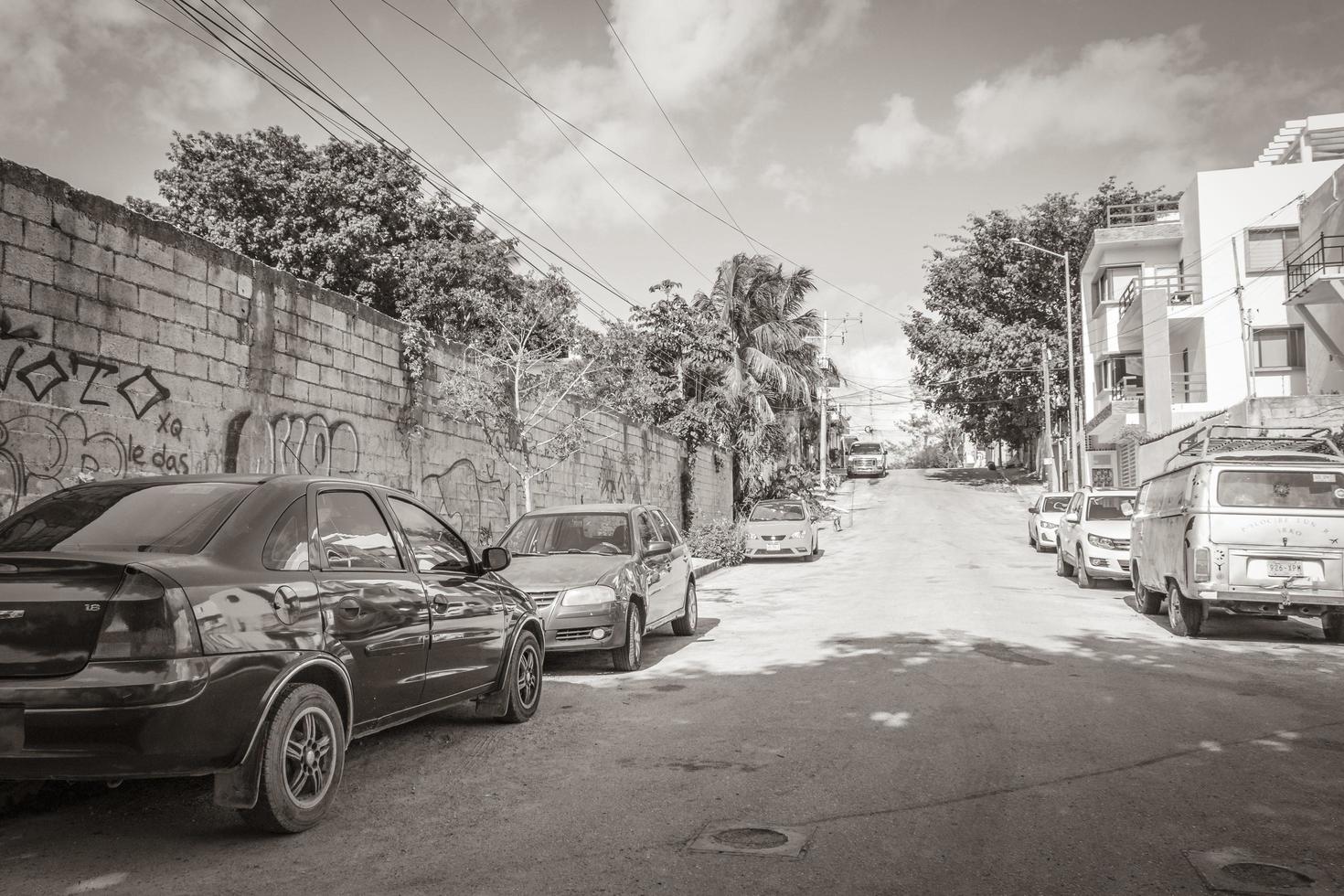 playa del carmen mexico 02 februari 2022 typische straatweg en stadsgezicht van playa del carmen mexico. foto