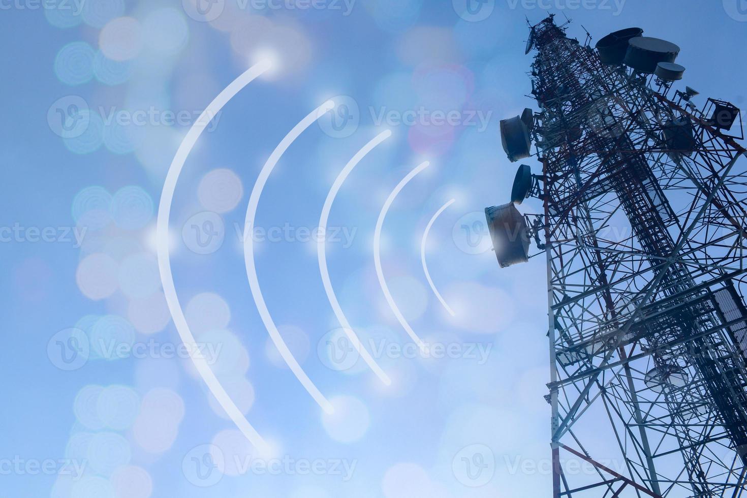 telecommunicatie mast tv antennes draadloze technologie foto