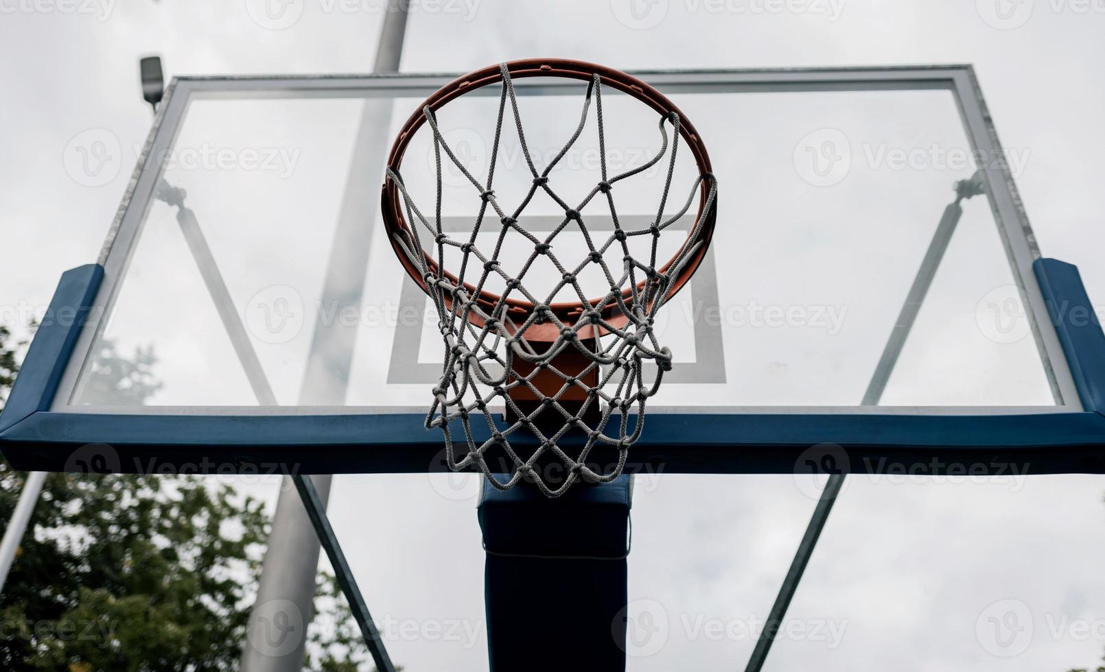 basketbal schild met een ring foto