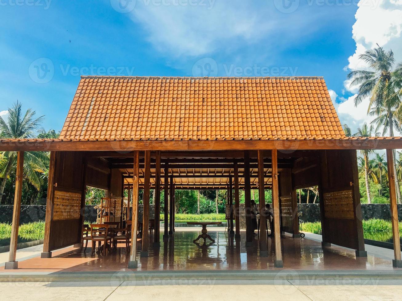 Rumah Osing, de traditionele huizen van de Osing-stam in de stad Banyuwangi, Oost-Java, Indonesië. osing house is een traditioneel stamhuis. foto