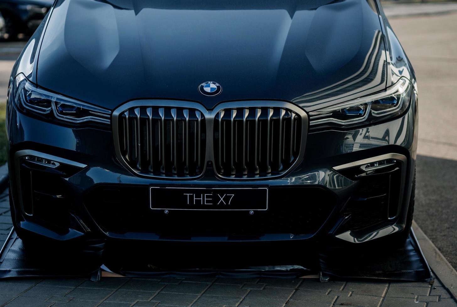 minsk, wit-rusland, februari 2022 - nieuwe luxe BMW x 7 foto