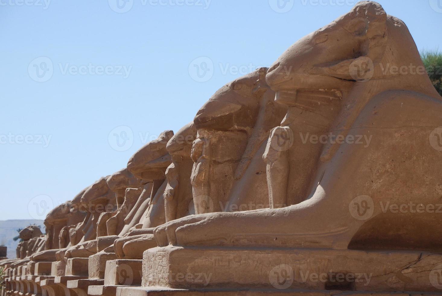 ingang in een tempel uit egypte foto