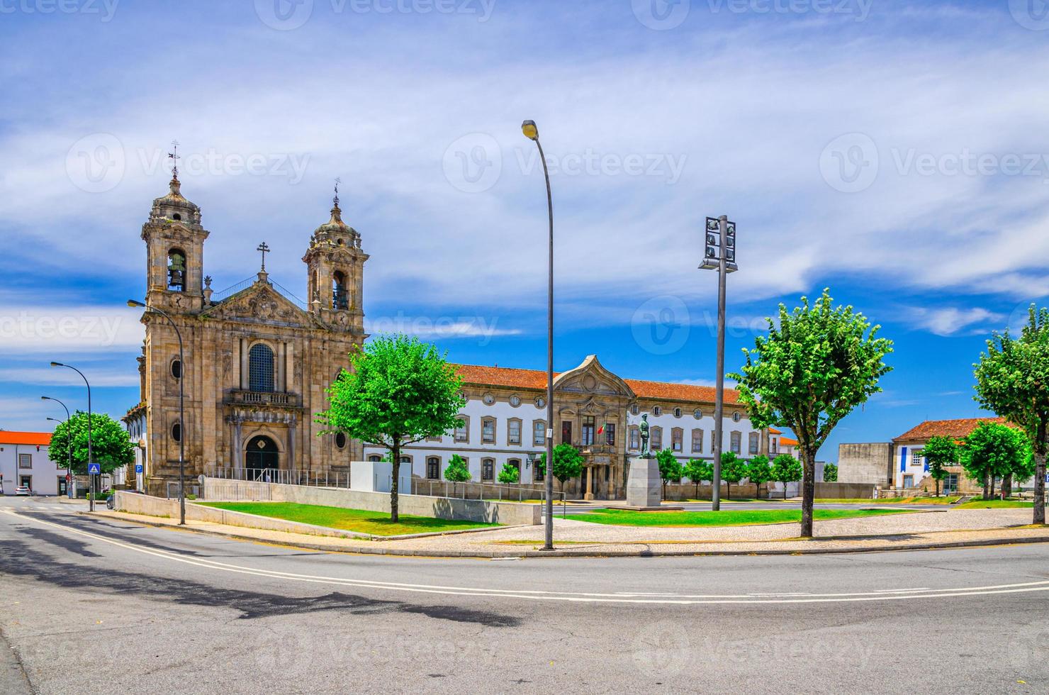 igreja do populo katholieke kerk neoklassiek gebouw en convento do populo klooster in de stad Braga foto