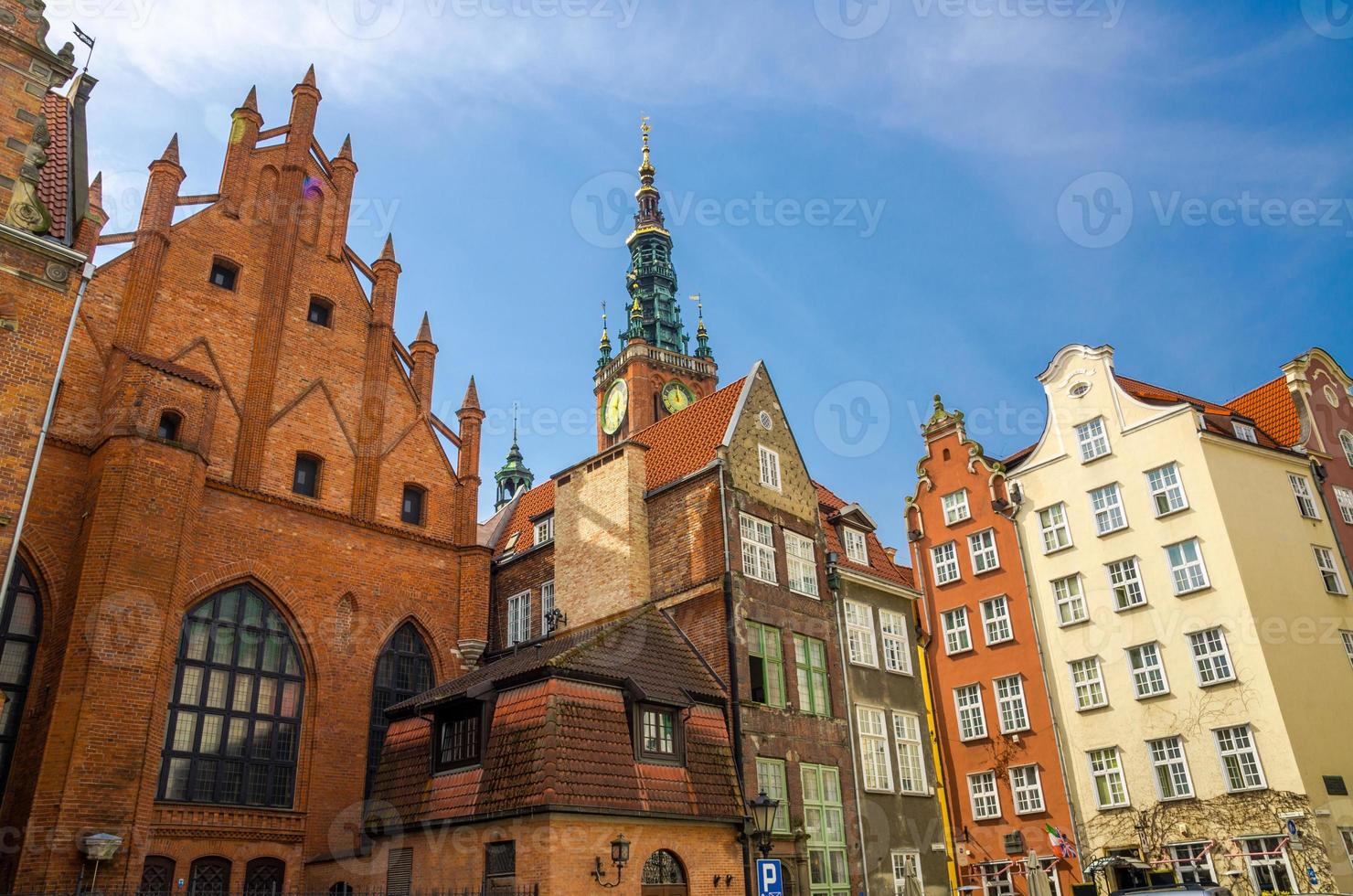 artushof, gevel van typische kleurrijke huizen, gdansk, polen foto