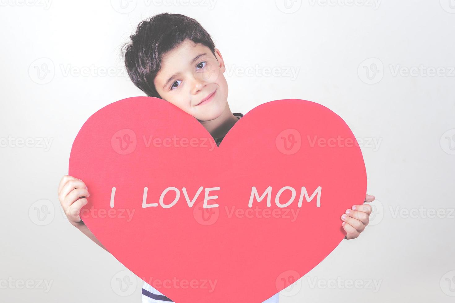 ik hou van mama, gelukkig kind met een rood hart foto