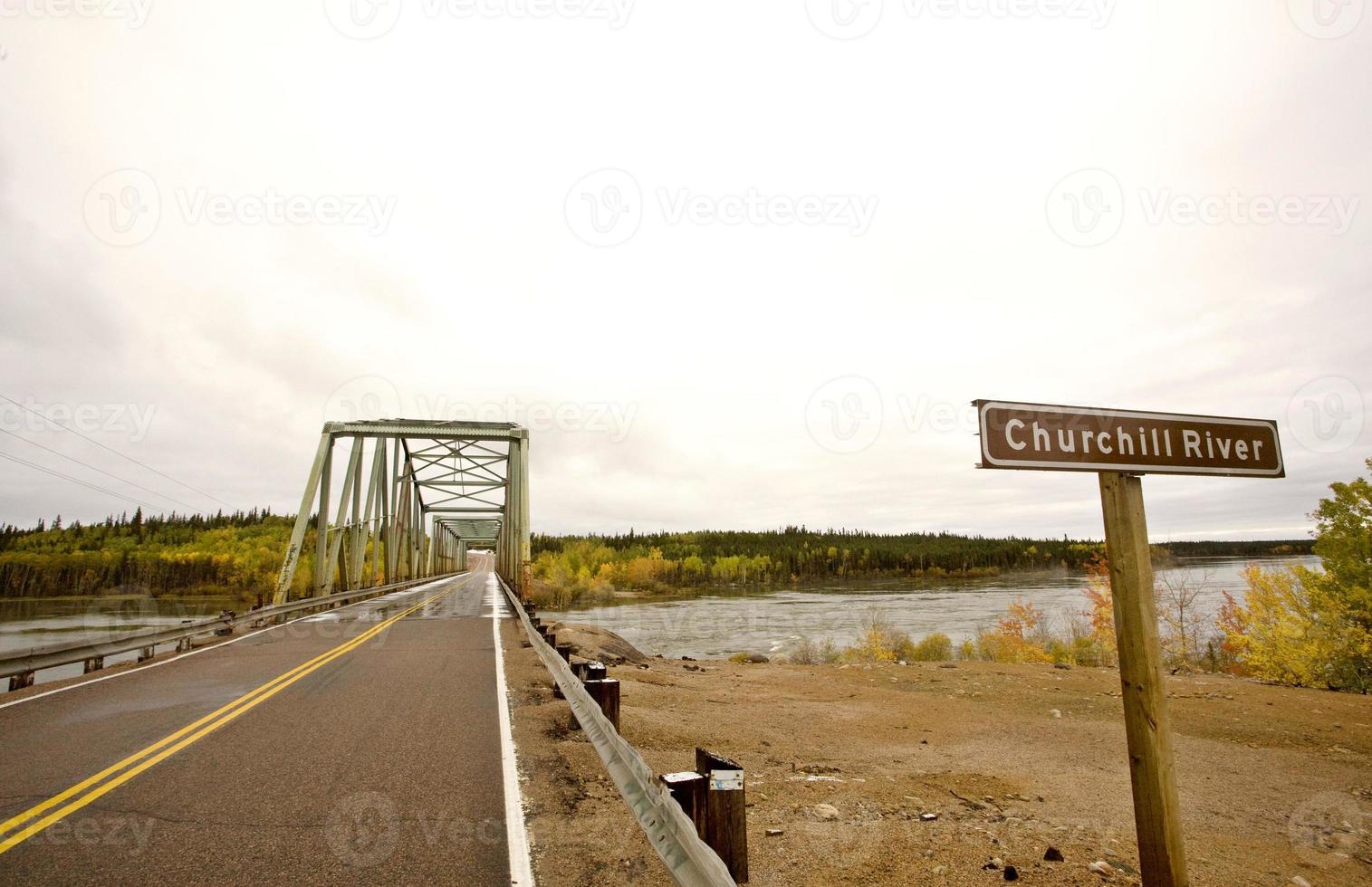 Churchill rivier brug noord manitoba foto