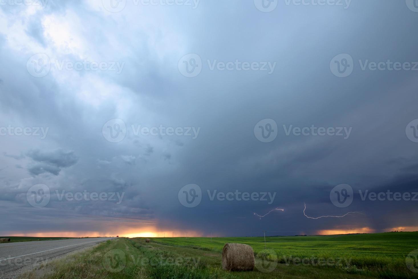 onweerswolken boven saskatchewan foto