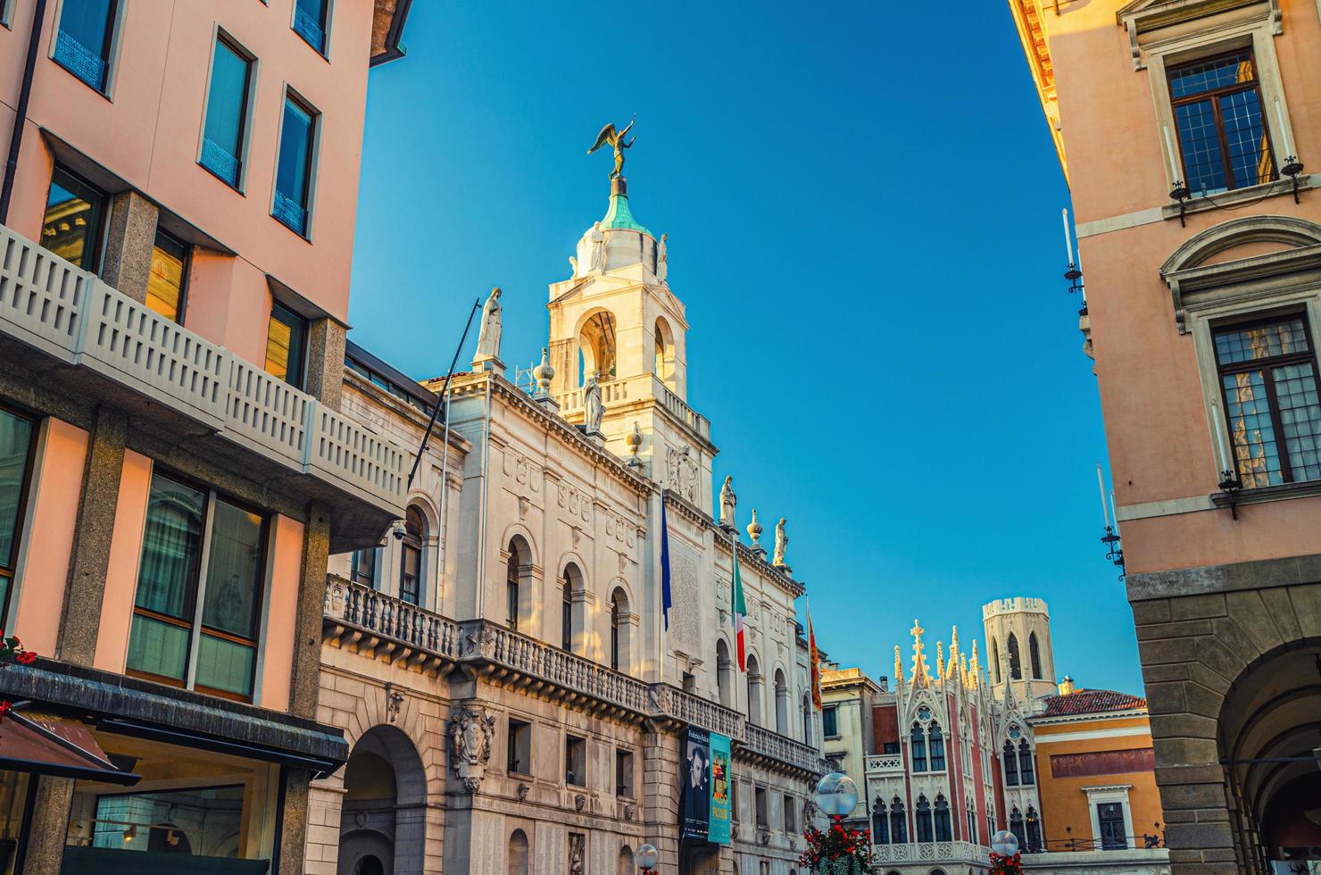 padua, italië, 12 september 2019 stadhuis palazzo moroni - comune di padova foto