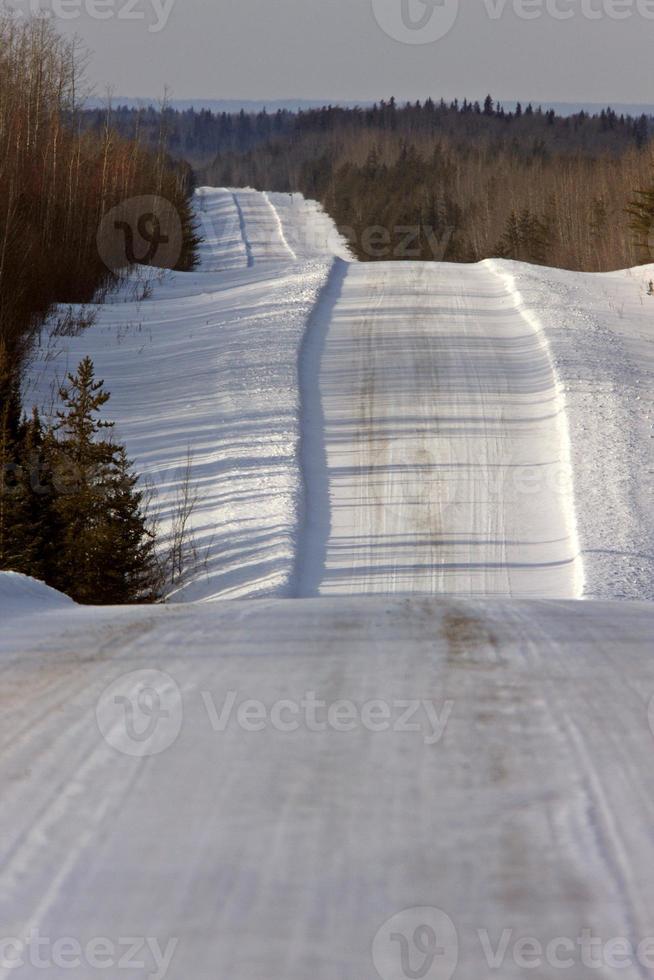 noordelijke weg in de winter canada foto