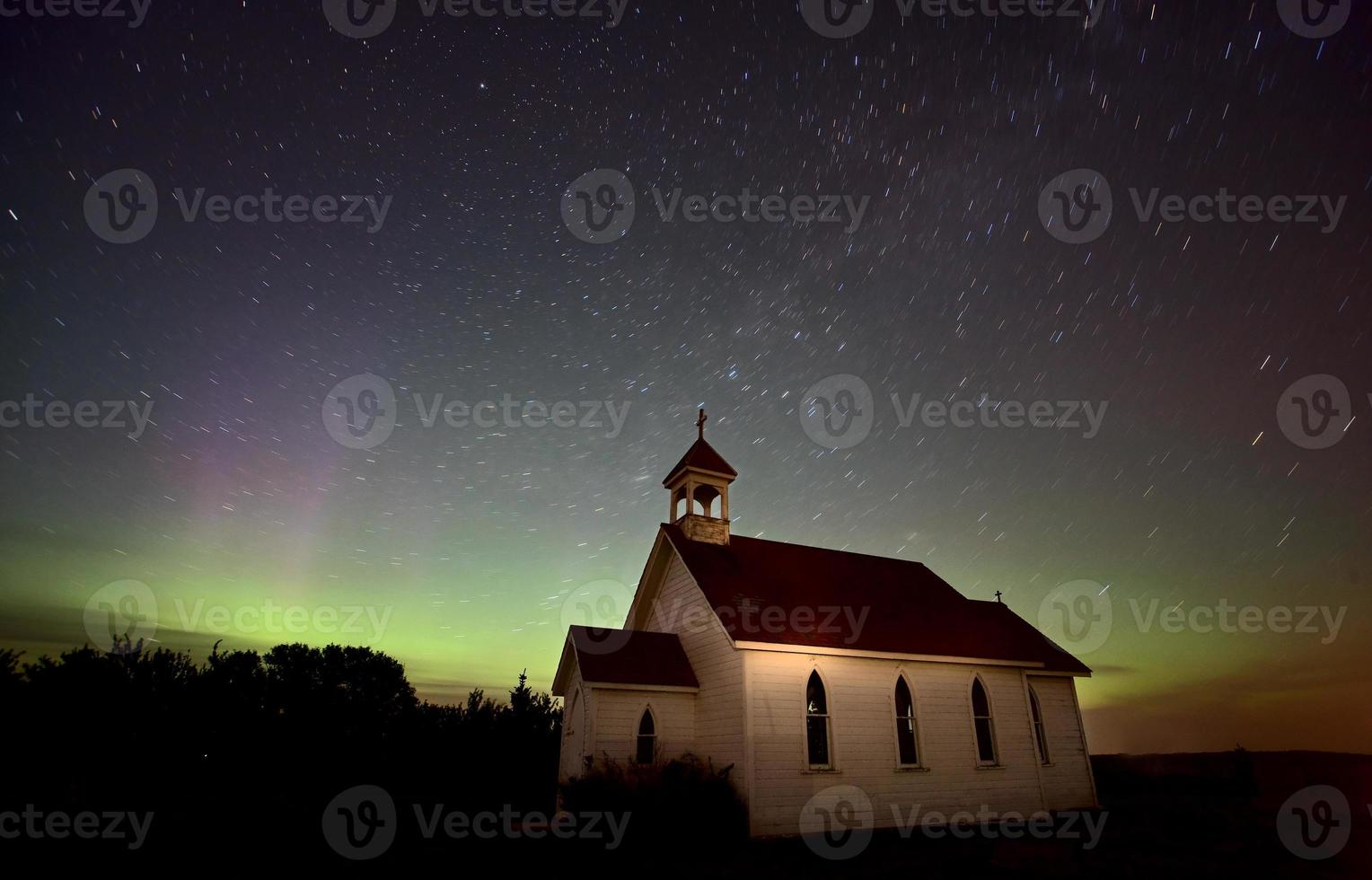 nacht kerk noorderlicht foto