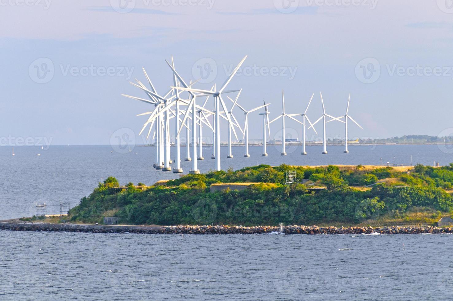 windmolens aan de oceaankust foto