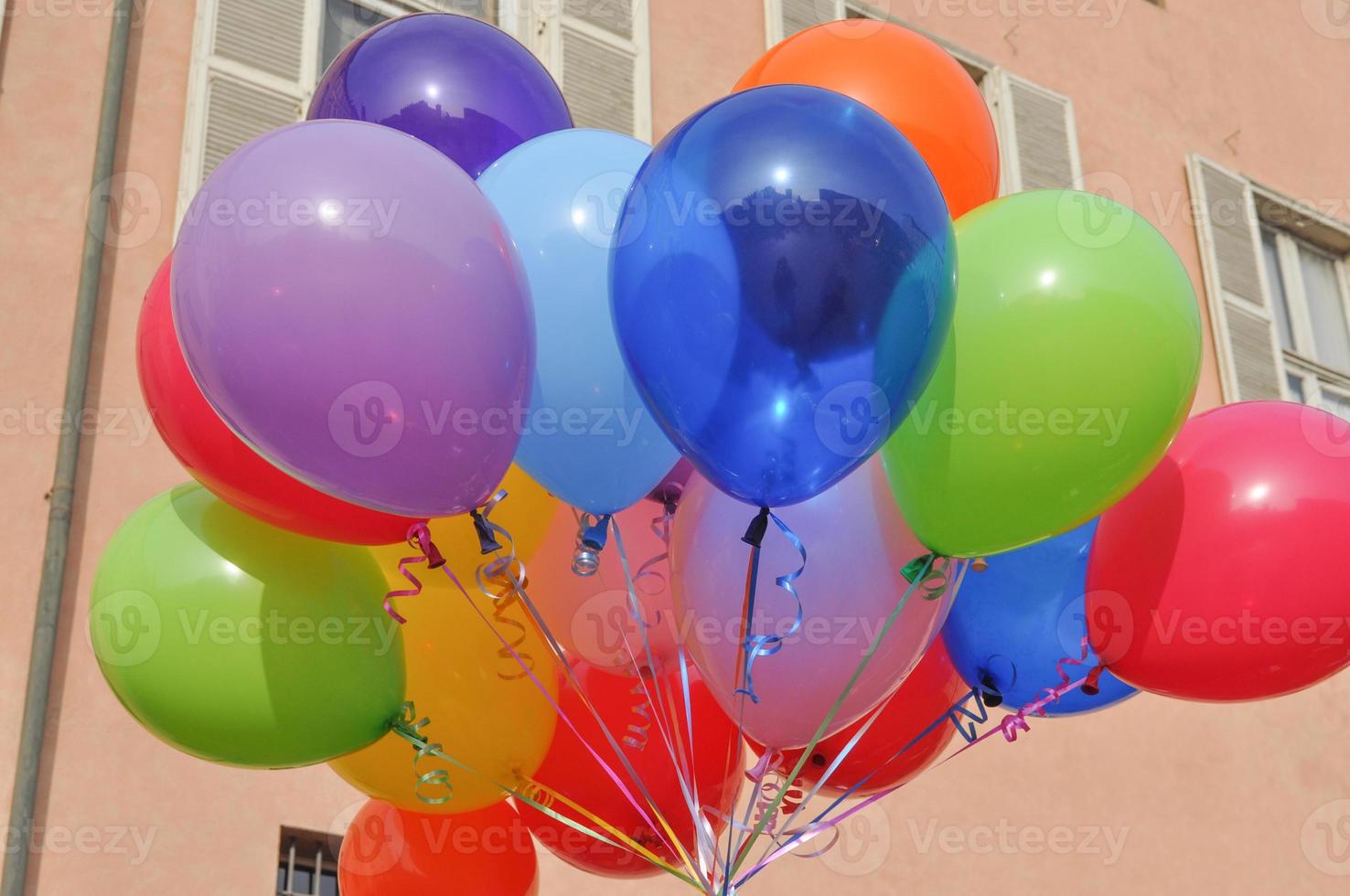 opblaasbare luchtballonnen gevuld met gas of lucht foto