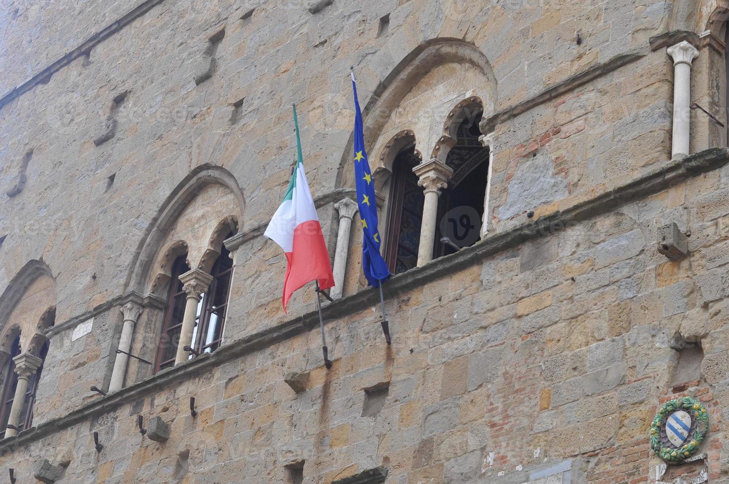 Piazza dei Priori in Volterra foto