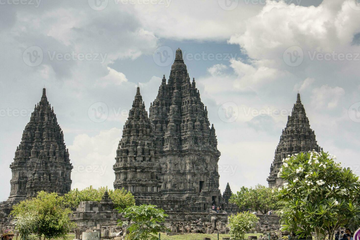 uitzicht op de prambanan-tempel foto
