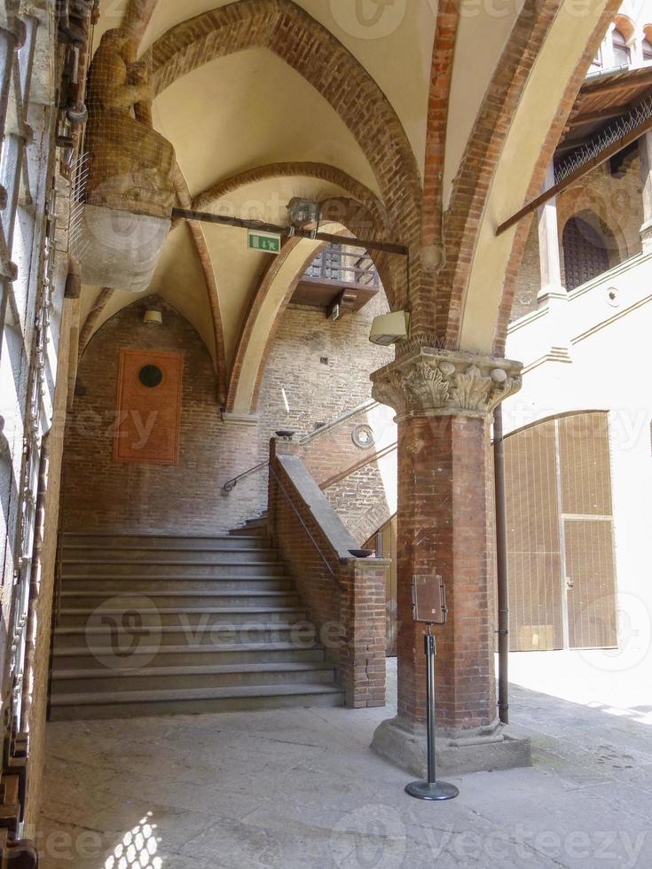 uitzicht op de oude stad van bologna in emilia romagna italië foto