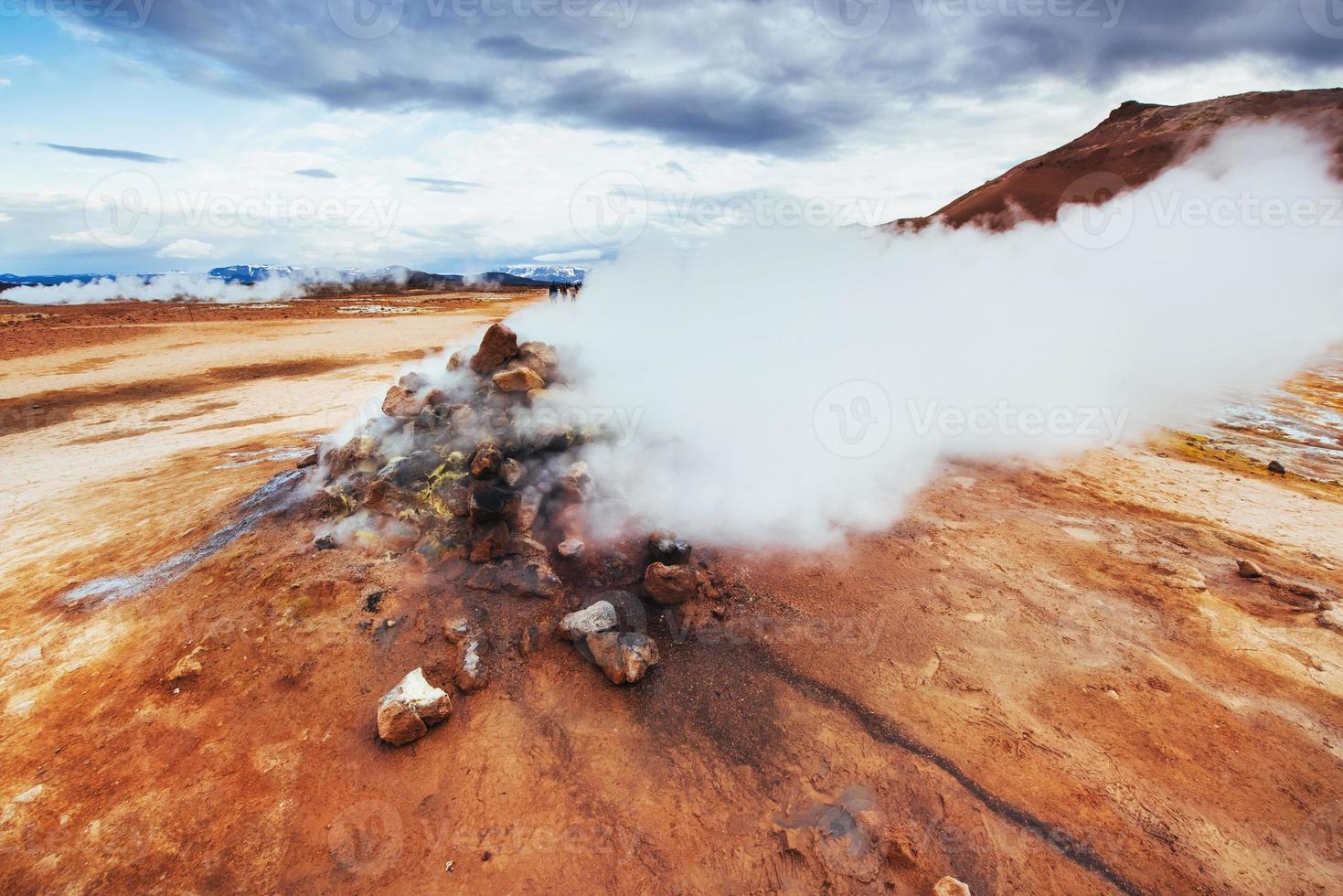 fumarole veld in namafjall ijsland foto